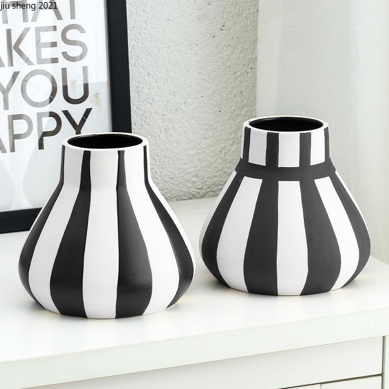 

Vases European Ceramic Vase Black And White Striped Flower Arrangement Living Room Dining Table Crafts Hydroponic Home Decoration