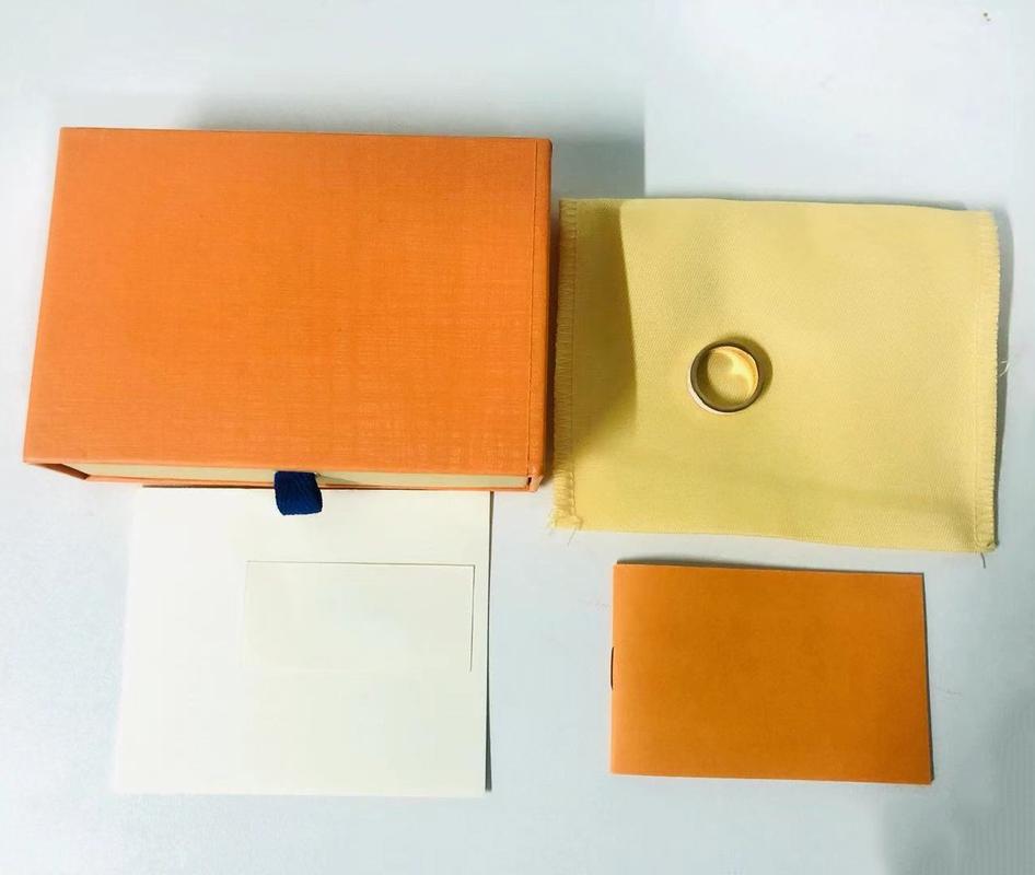 

Designer V Ring Titanium Steel Ring Male Rings Couple Jewelry Stainless Steel Jewelry Couple Rings with Box WoMen Rings