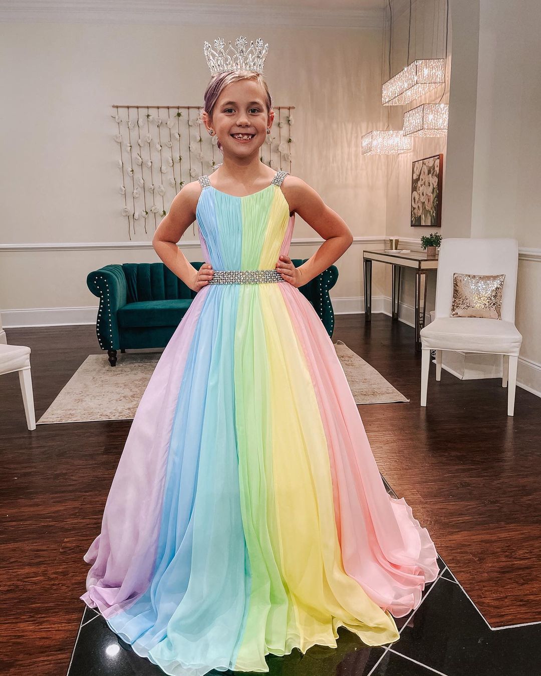 

Rainbow Chiffon Little Girl Pageant Dresses 2021 Straps-Neck Girls Prom Gowns Zipper V Back Sleeveless A-Line Long Kids Formal Party Birthday Princess Wear, Custom made from color chart