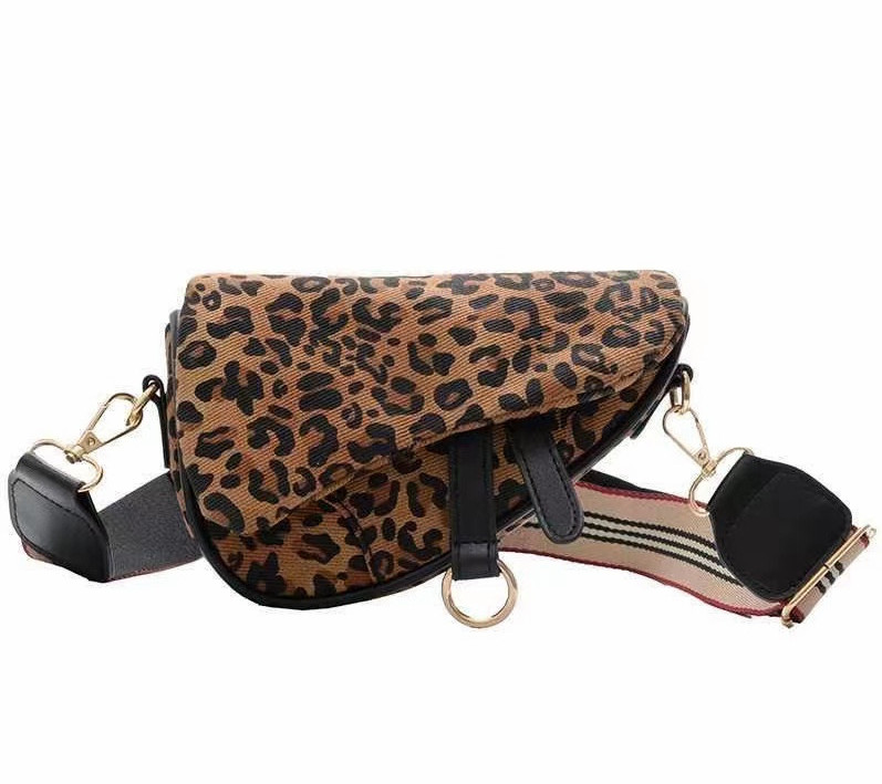 

Designer Girls letter printed handbag INS children stripe wide strap saddle Bag Kids leopard Plover case bust bags women mini purse A7640