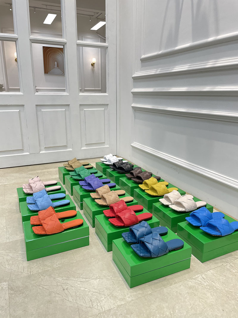 

2021Sexy Flat Woven slippers women Sandals Casual Slides square toe mules shoes Ladies Wedding high heels shoe Dress Moccasins 10 color, Red