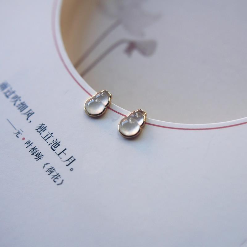 

stud hml& seed chalcedony gourd earrings chinese style retro compact and exquisite light luxury elegant women's silver jewelry, Golden;silver