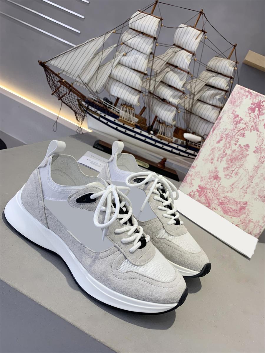 

2021 Designer Rhyton Sneakers shoe Men women Trainers Vintage Luxury Chaussures Ladies sport casual Shoes Designers runner Sneaker with box size 35-45 021, It is box not shoes