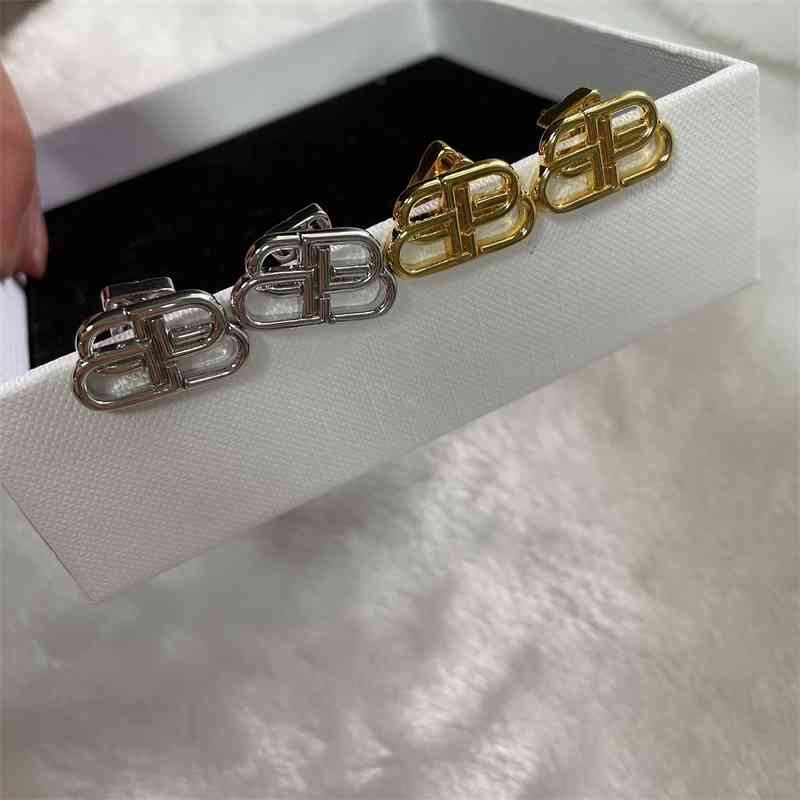 

Blogger's website red same double B English alphabet smooth Earrings plated with 18K Gold