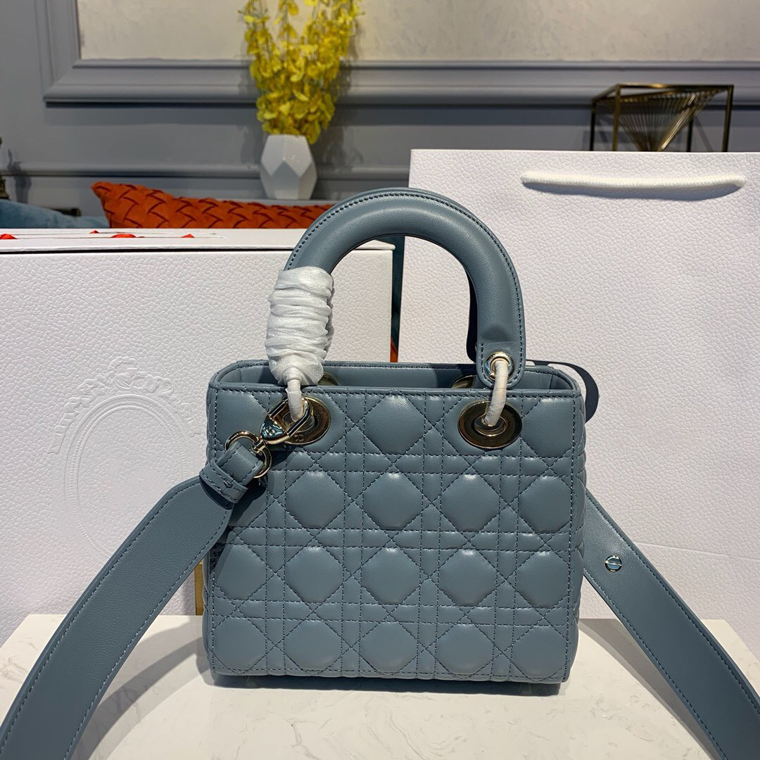 

Classic women's hand bag French designer 7A high-end customized quality leisure fashion shoulder straps removable backrest span fresh trend