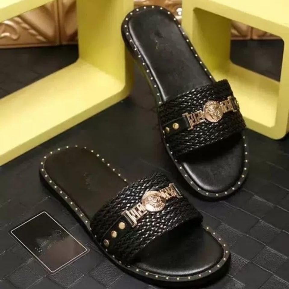 

2021 New Men Slippers European and American Fashion Trend Personality Antiskid Korean Sandals Leisure Beach Slippers Summer Bhli, Black