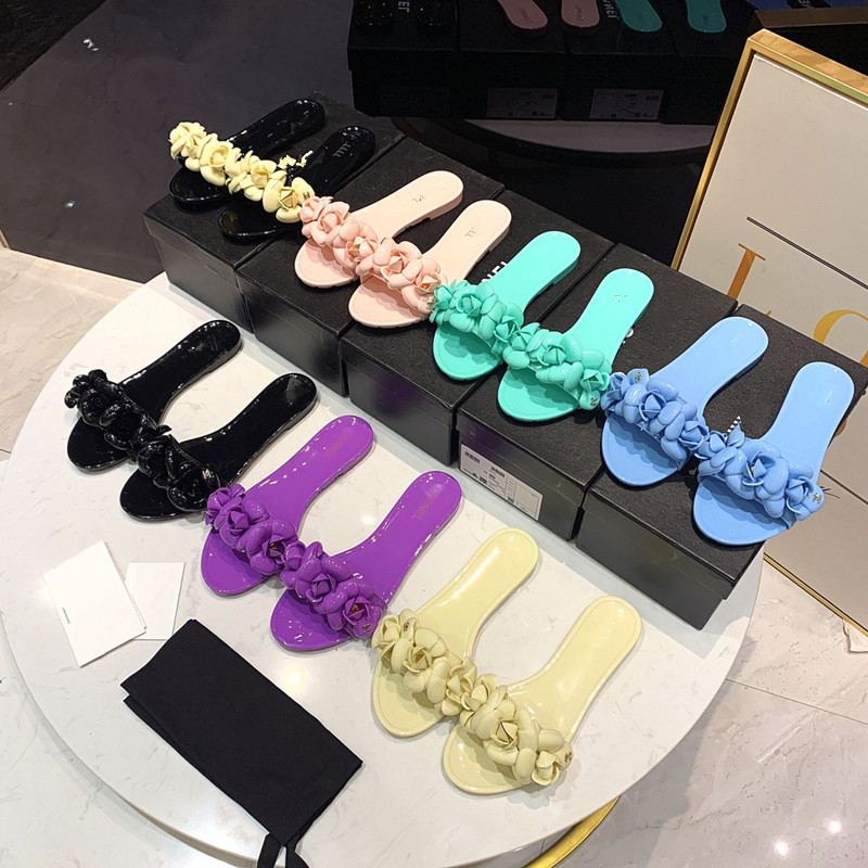

2021 designer fashion design womens flat slippers Camellia jewelry exquisite luxury, looking forward to your choice, Black