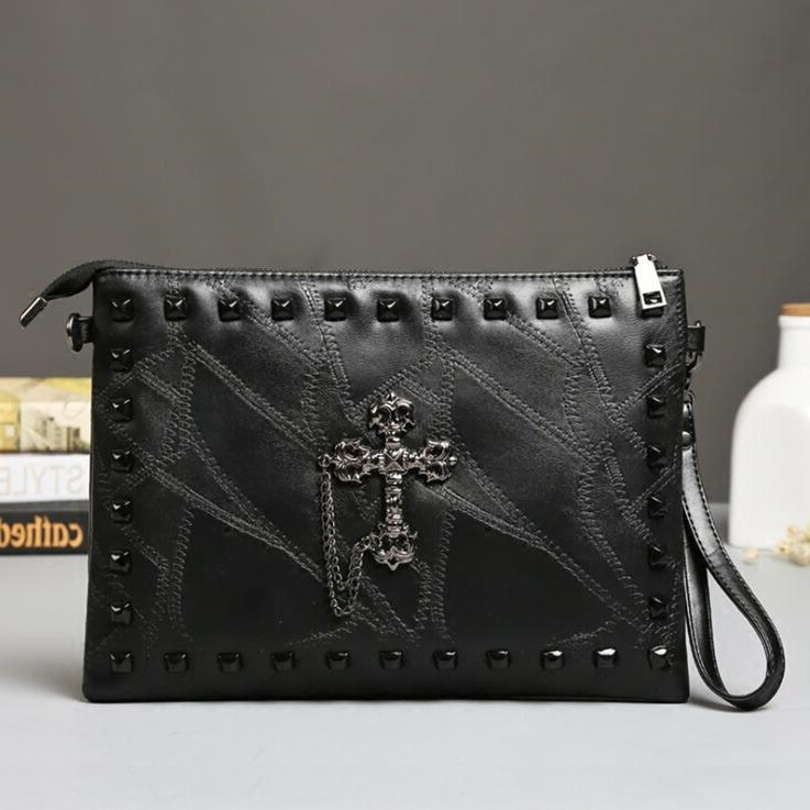 

Factory wholesale men bag Street van chain rivet mens shoulder rivets leather clutch for metrosexual man summer soft cross rivetes clutchs, Black(boutique box)