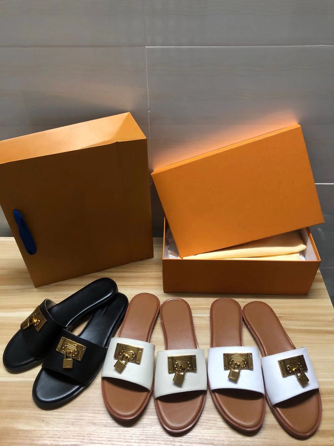 

2021Mens/Womens Top Quality Paris Sliders Summer Sandals Beach Slippers Ladies Flip Flops Loafers Black White Red Green Slides Shoes