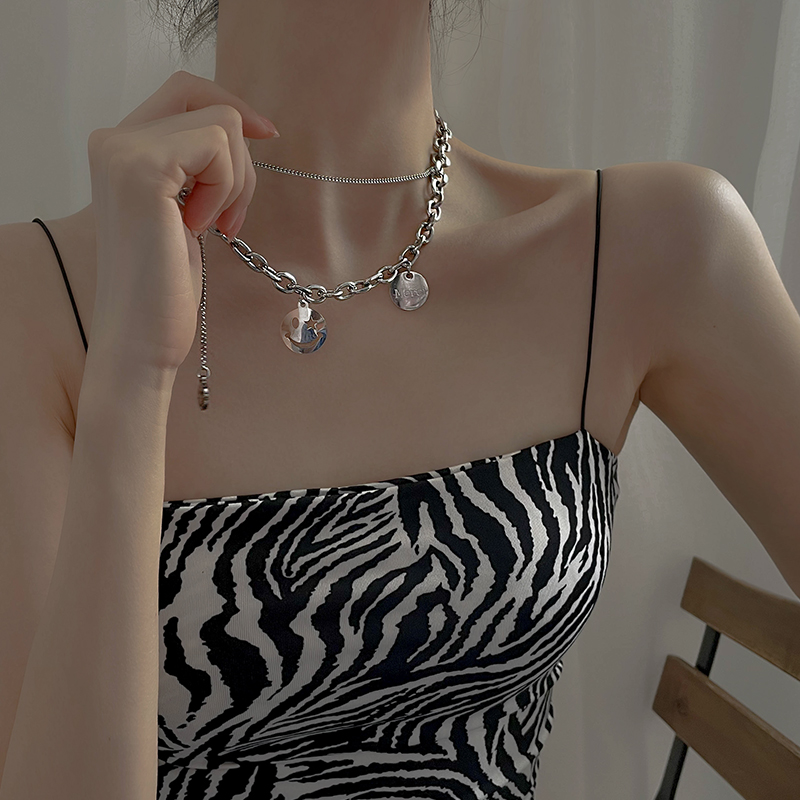 Smiling face new necklace necklace design feeling female small fold her red collar bone chains-image-708898416