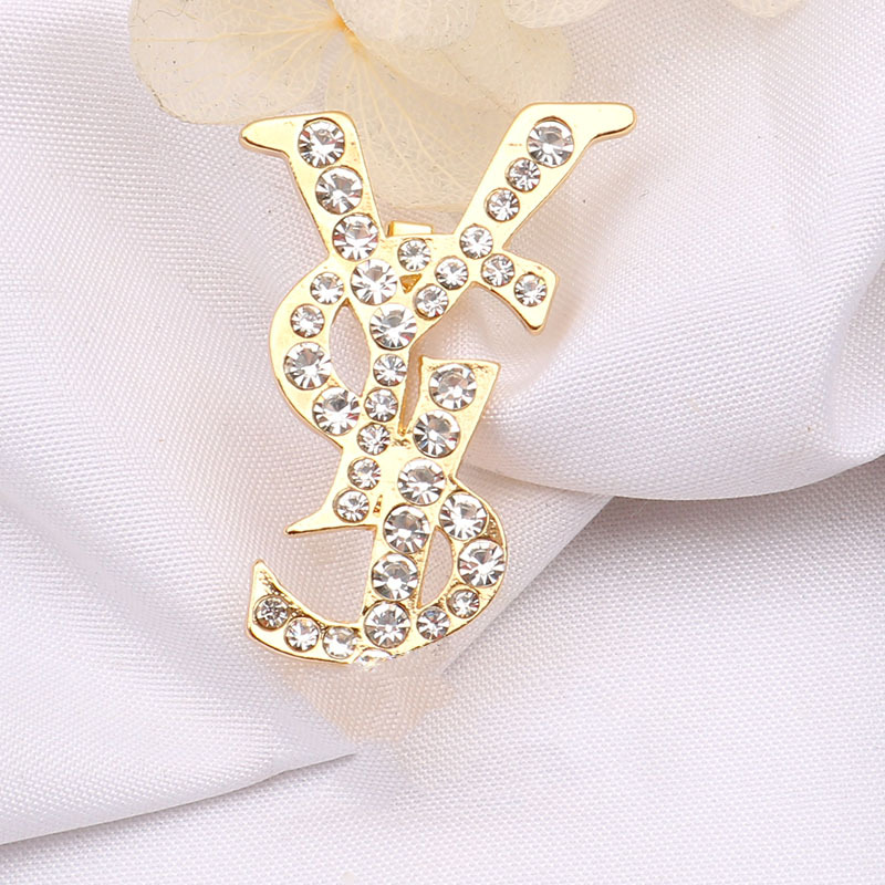 

3Colors Famous Brand Designer Double Letter Gold Luxury Flower Pins Brooches Women Hollow Rhinestone Brooch Suit Pin Fashion Sweater Jewelry Accessories