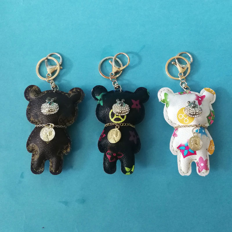 

Luxury Fashion Leather Diamond Bear Keychain Party Favor Pendant Creative Car Cute Key Ring Bag Charm Gift