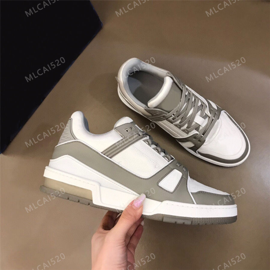 

Luxurys Designers Men Women TRAINER SNEAKER Casual Shoes Low Top Green Grey Flower embossed calf leather Rubber Outsole