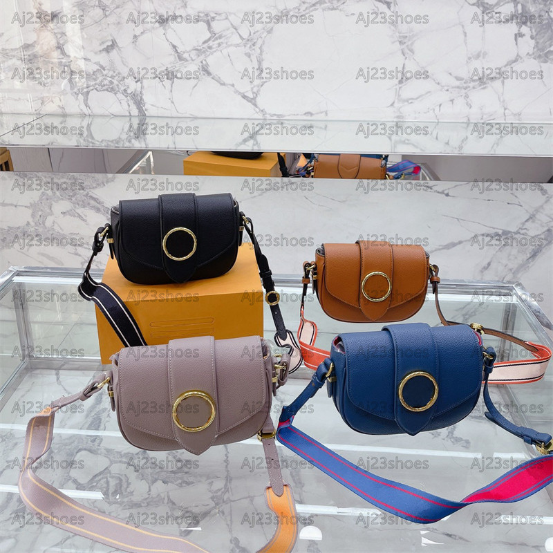 

Designers Womens Rounded Handbags Purses Pont 9 Soft MM Bag Luxurys Designer Crossbody Shoulder Bags Flap Purse Wallet Pont9 22cm, 01