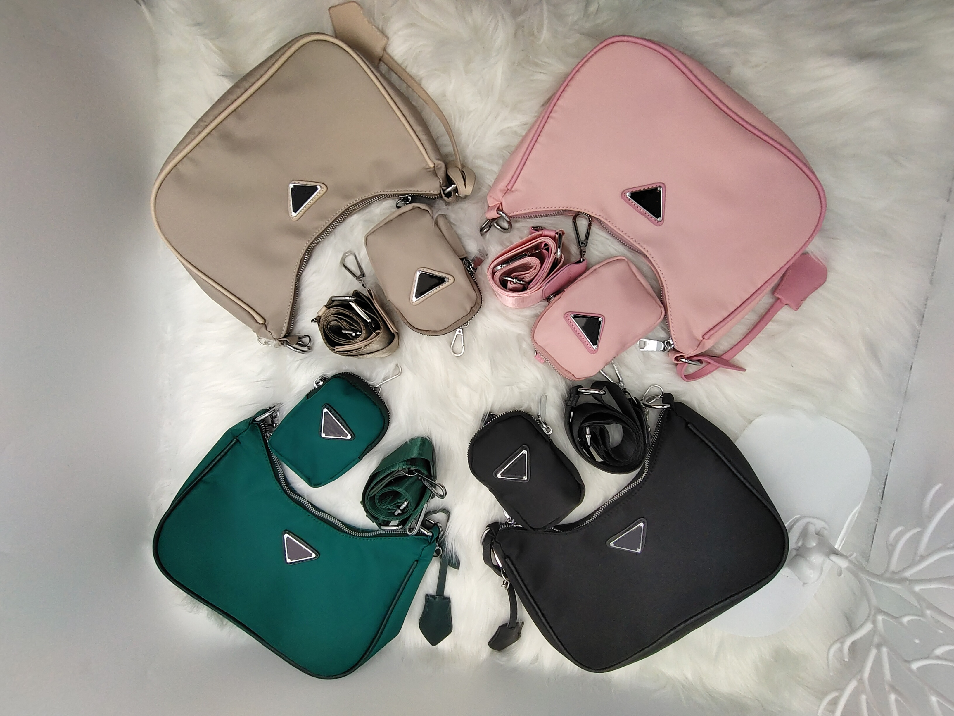 

Women Luxurys Designers Bags 2022 Crossbody Fashion leather Pochette Purses saddle shoulder Metal chain Wallet Nylon Chains black Handbags