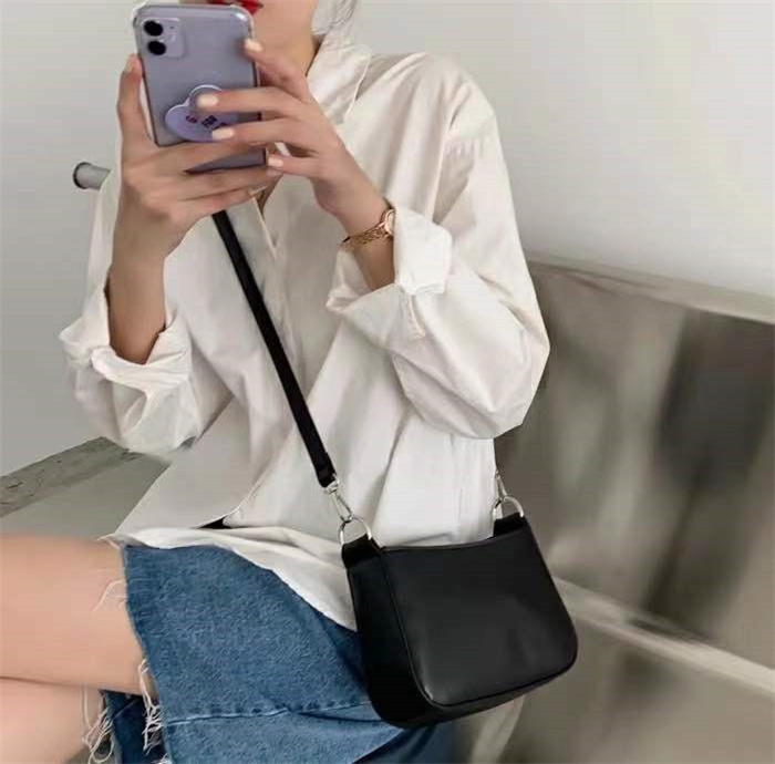 

designers duffel bags 45cm 55cm luxury large capacity travel sale women men genuine leather shoulder fashion bag carry rivets with lock head
