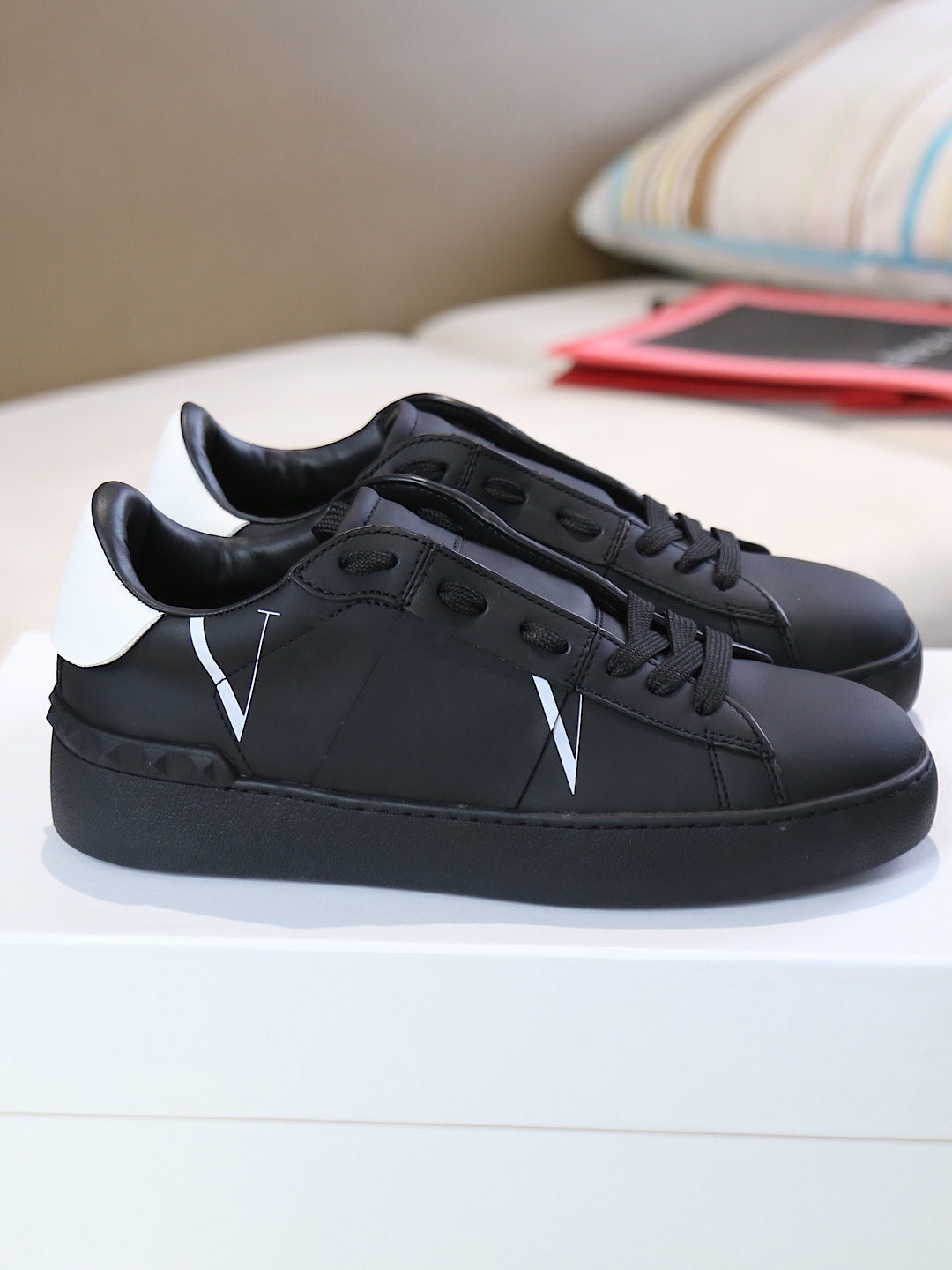 

2021 Classic men women platform riveted shoes in spring and autumn of luxurys designers sneakers leather flat soled casual shoe size 34-44