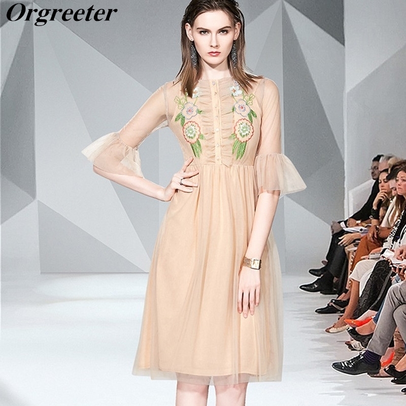 

High Quality Summer Flower Embroidery Mesh Dress Women's O-neck Flare sleeve Ruffled Trim A-line Mid Super fairy 210525, Picture color