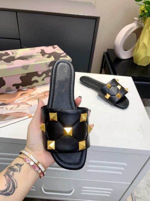 

2021 Ladies Beach Casual Sandals Slippers Summer Leather Women Sandal Flip-flops Sexy Embroidered Slipper Large Size 35-42, 04