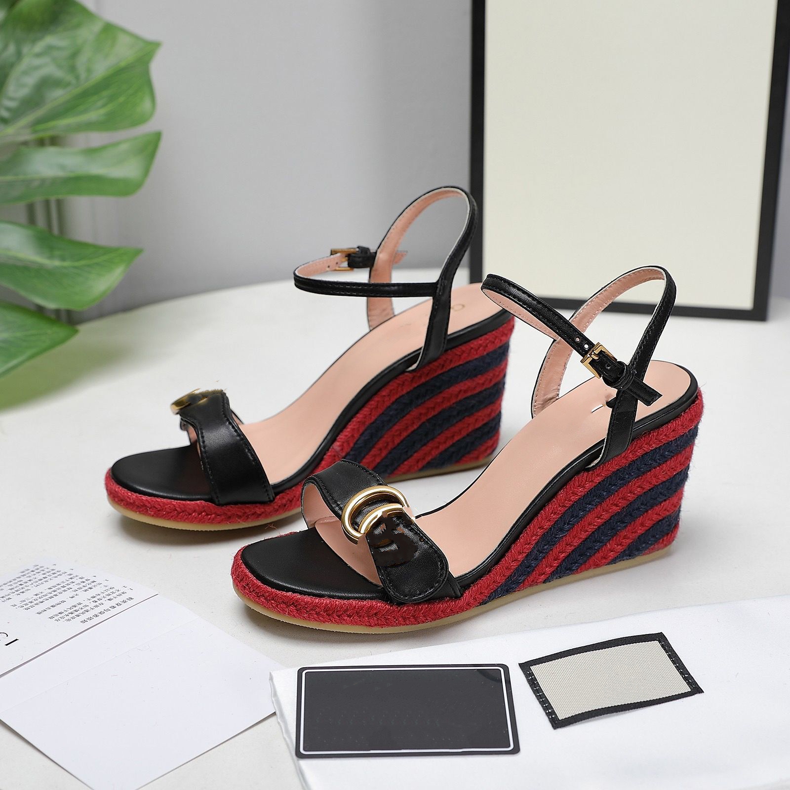 

2021 nouvelles chaussures femmes plates-formes COINS talons hauts antidérapants marche Casual Gladiator sandales fty0002