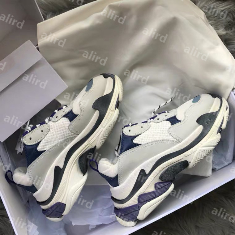 

Women Luxurys Designers Shoes Fashion Paris Triple S Trainers High Top Sneakers Casual Plate-forme Black White Beige Sports Tennis Trainer L
