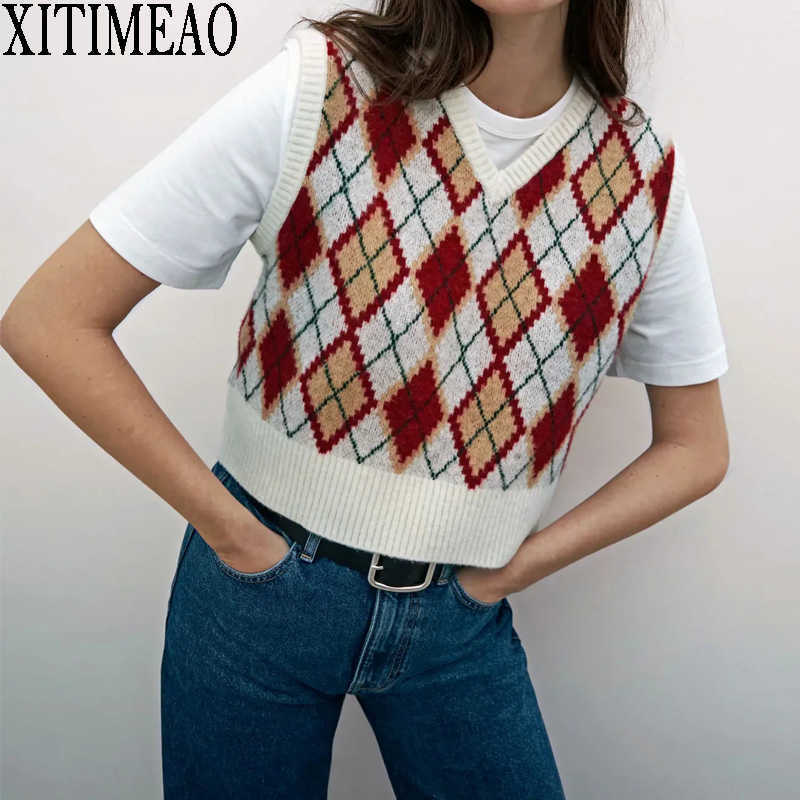 

ZA Women Fashion Diamond Check Knitted Vest Sweater Vintage Sleeveless Side Vents Female Waistcoat Chic Tops 210604, Red
