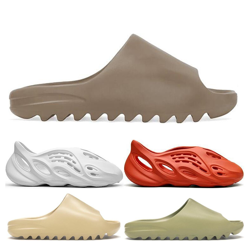 

New Men Kanye Slides Women Slippers Desert Sand Foam Clog Beach Outdoor Summer Flip Flops Summer Luxurys yeezzys SlidesVDD2HRUQ, Black
