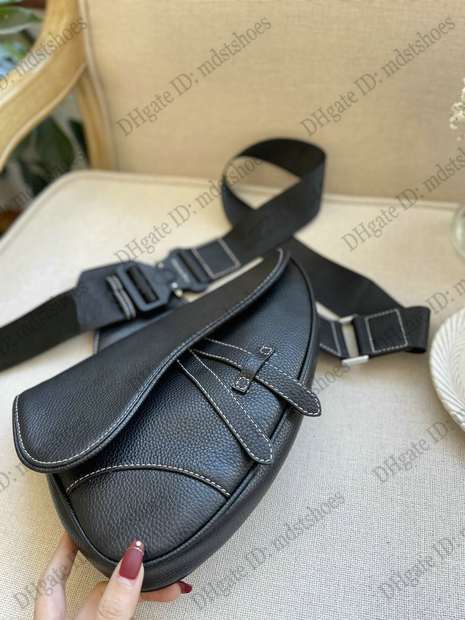 

Saddle Buckle Bag Mens Designer Shoulder Bag Calfskin Leather Handbag For Men Embroidery Oblique Jacquard Technical Fabric Cross body