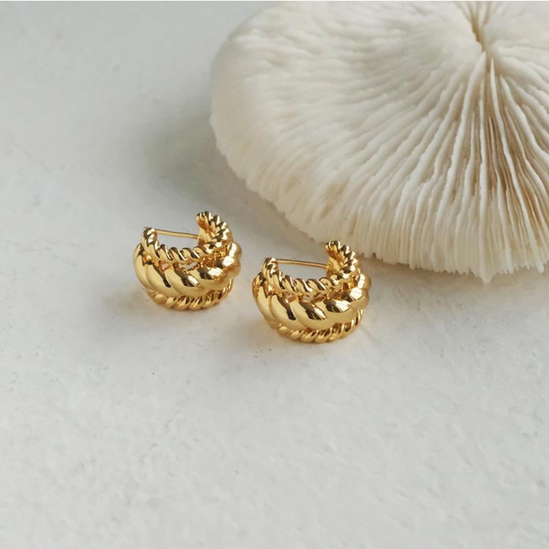 

Stud CHUANGU Designer Polished Wide Gold Twisted Earrings For Women Chunky Half Circle Cuffs Wholesale Jewelry