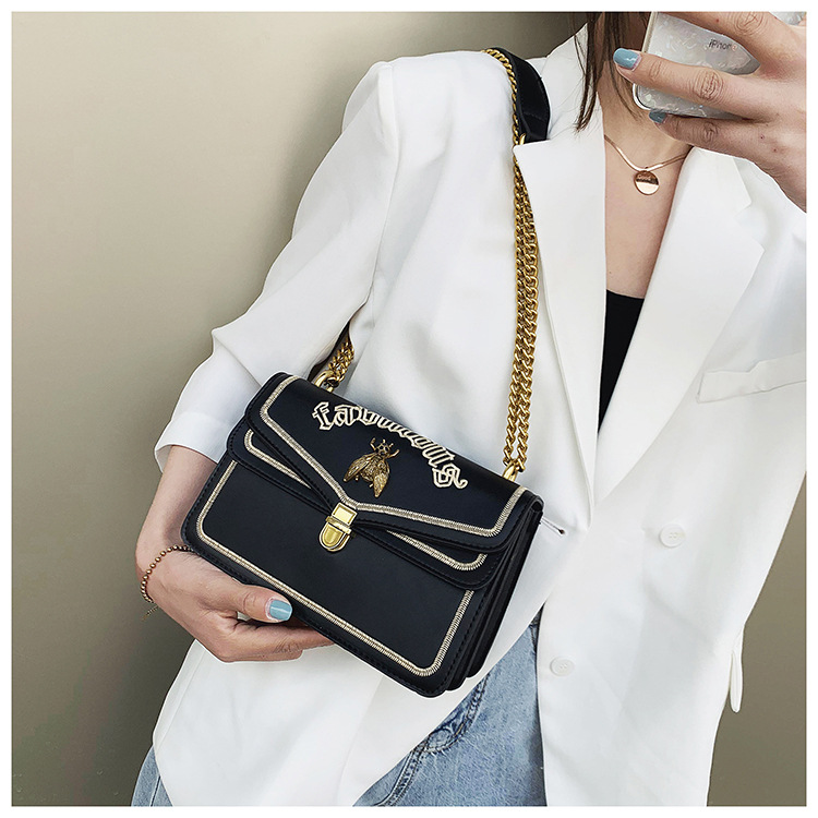 

flap shoulder bag women elegent letter bee embroidery crossbody messenger bag 2022 spring new, Red