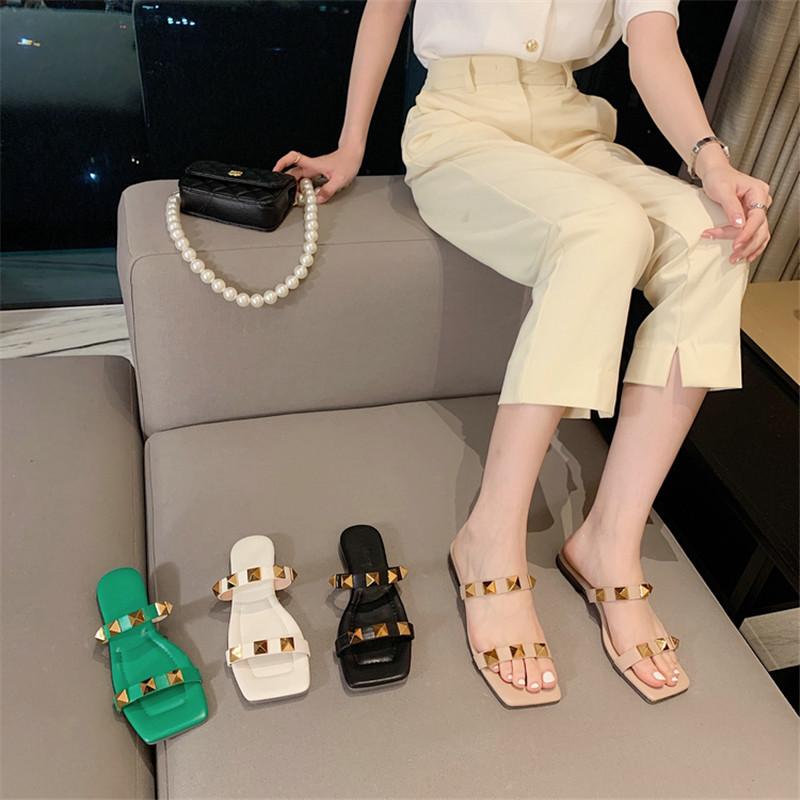 

Slippers 2021 Net Celebrity Rivet Flat Women Summer Wear Fashion All-match Super Soft Sandals And Beach, Black