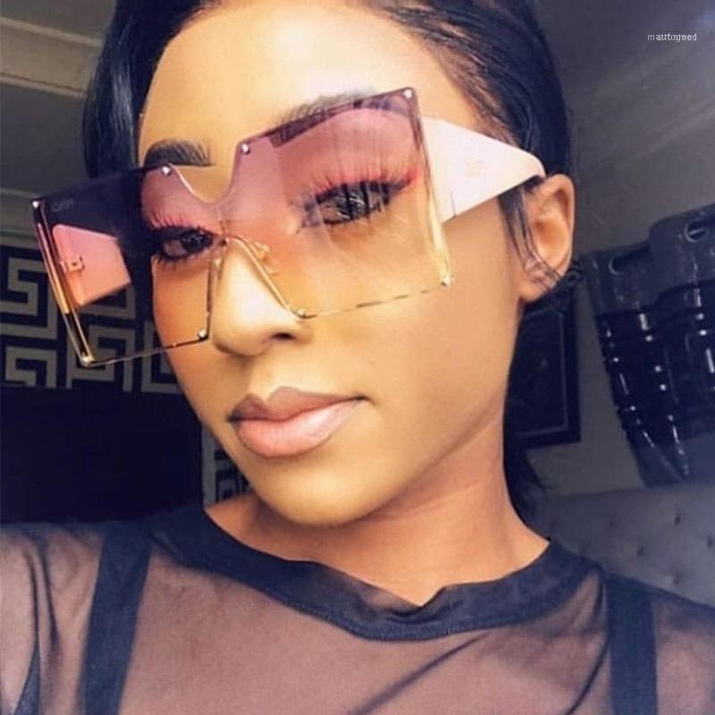 

Sunglasses Unisex Luxury Oversized Women Italy Brand Designer Rivet Square Sun Glasses For Female Men Gradient Shield Eyewear1