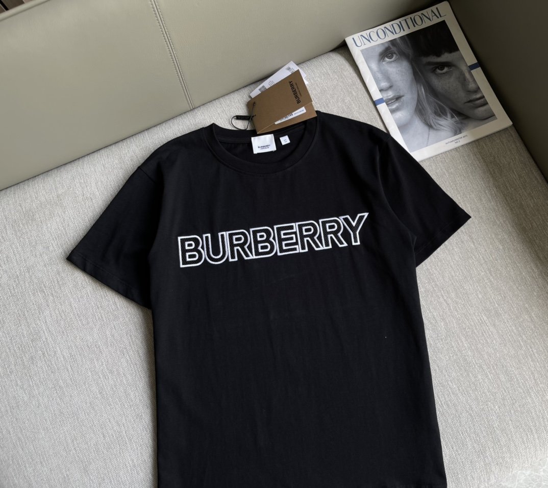 

2021 Men T-Shirt France Paris Classic embroidery BÃRBÃRRÃ T-shirts Woman Louboutin Christian, White