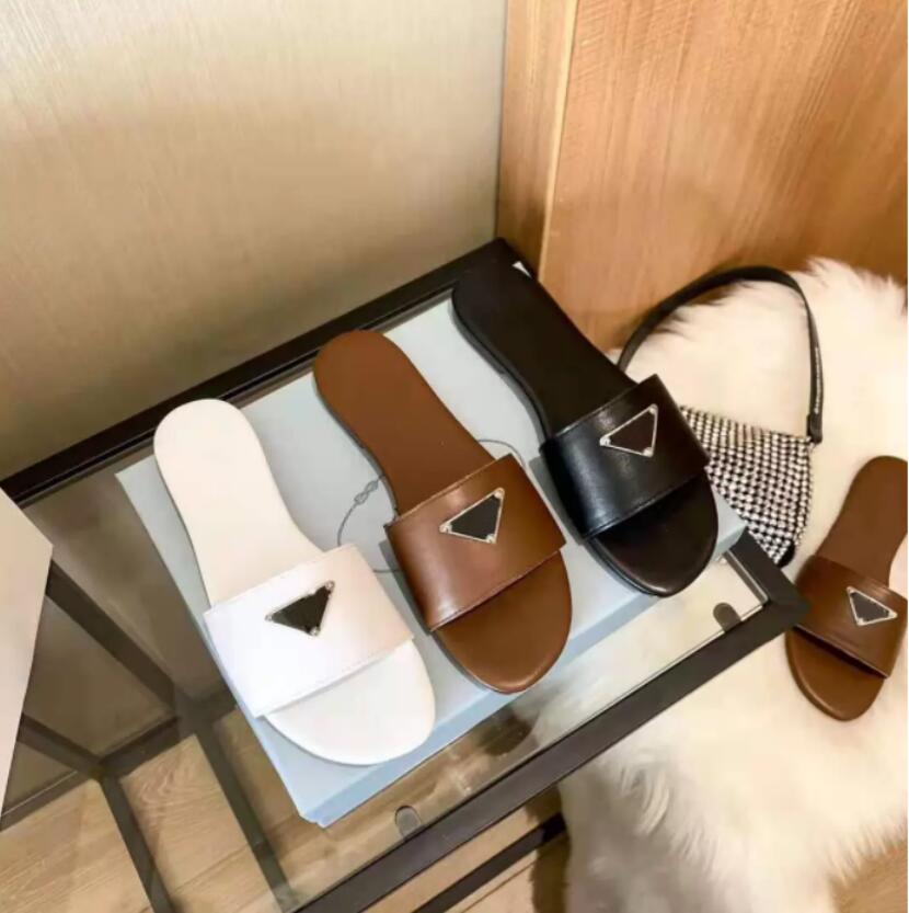 

Designer Patent Leather High Quality women Sandals Summer Flat Slipper fashion beach woman Big head Rainbow letters with box 3color, Brown