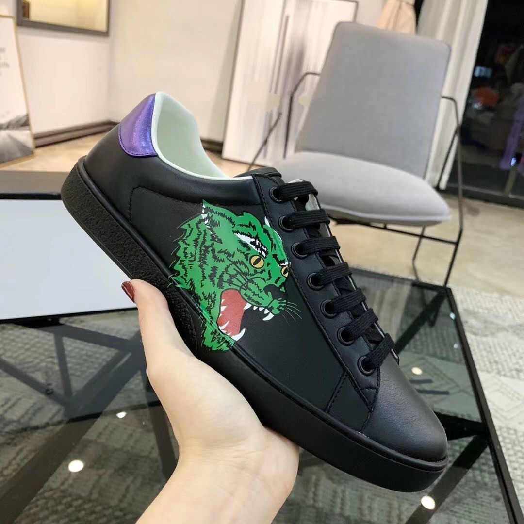 

2021 high quality silk men's and women's casual shoes fashion green red stripes black leather bee embroidery small accessories mjk0001