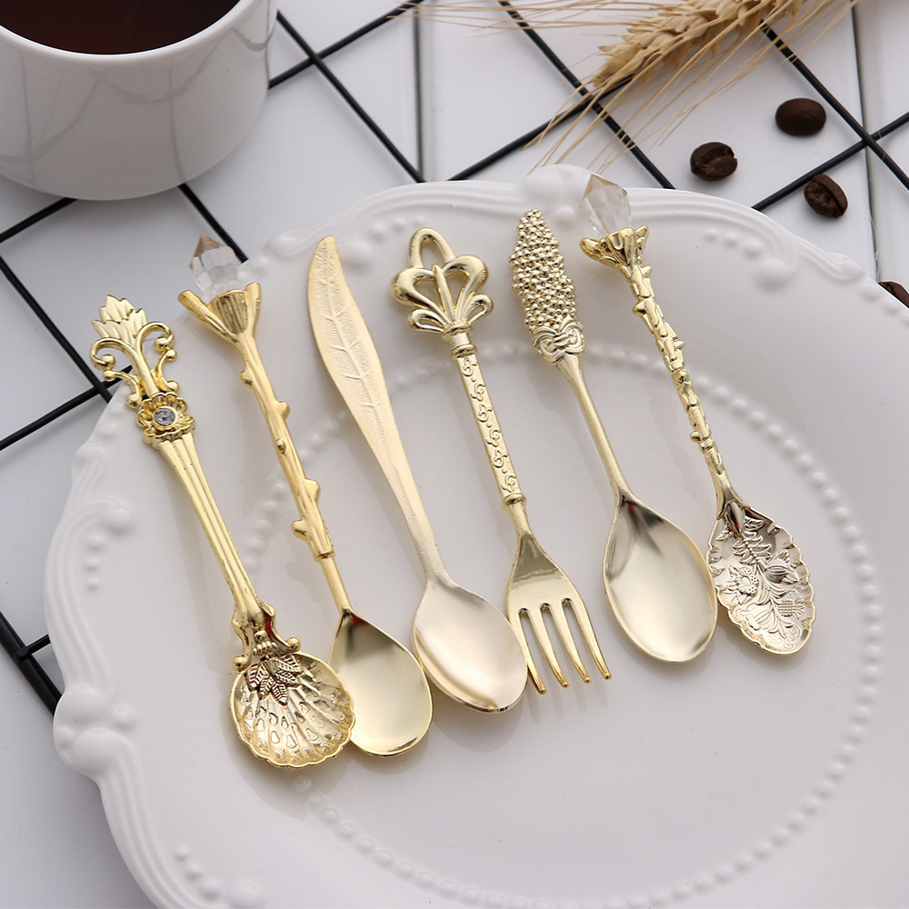 

6Pcs/set Mini Royal Style Spoons Forks Vintage Metal Carved Coffee Fruit Dessert Cutlery Fork Tea Ice Cream Spoon Kitchen Flatware
