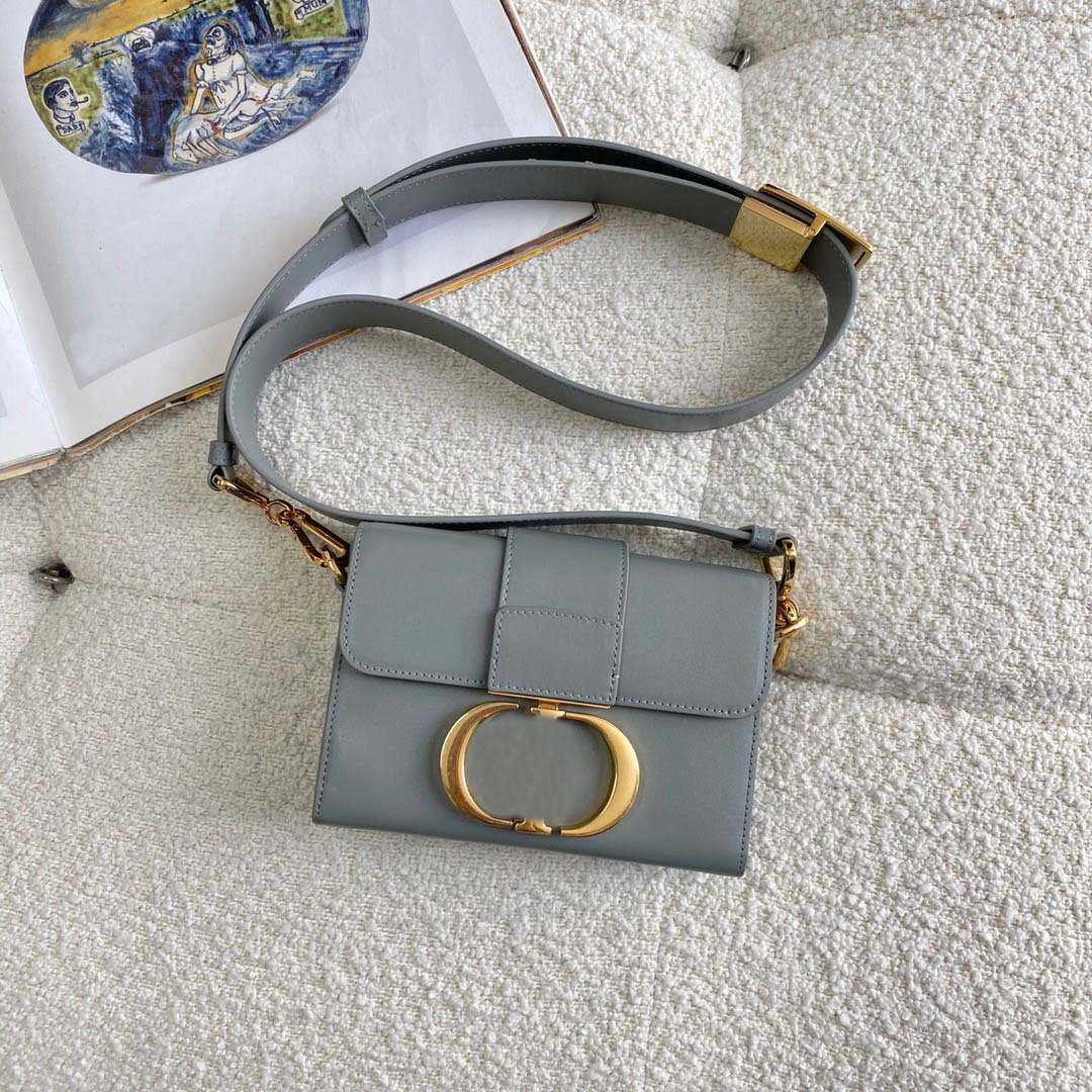 

2021 New Original Mini Montaigne Wide Shoulder Strap Single Slant Span Small Square Bag Women's Zlh, Red