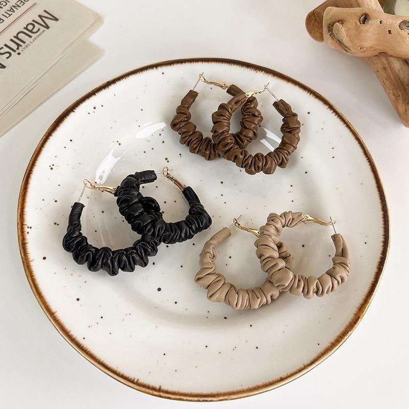 

Stud Stylish Beige Brown Black Color Pleated Leather Earrings For Women Winter Large C Shape Hoop Minimalist Jewelry, Golden;silver