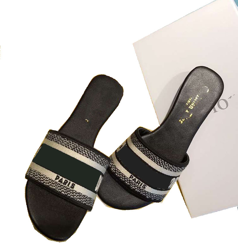

Vintage Embroidered Slippers Womens Outdoor Soft Comfortable Slide Sandals Latest Summer Fashion Slipper Beach Shoes Sandal