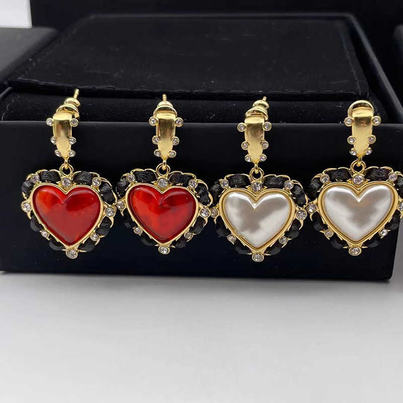 

2021 Brand Fashion Resin Jewelry Gold Color Earrings Red White Heart Top Quality Luxury Cute Lovely Beautiful Drop Heart Earring