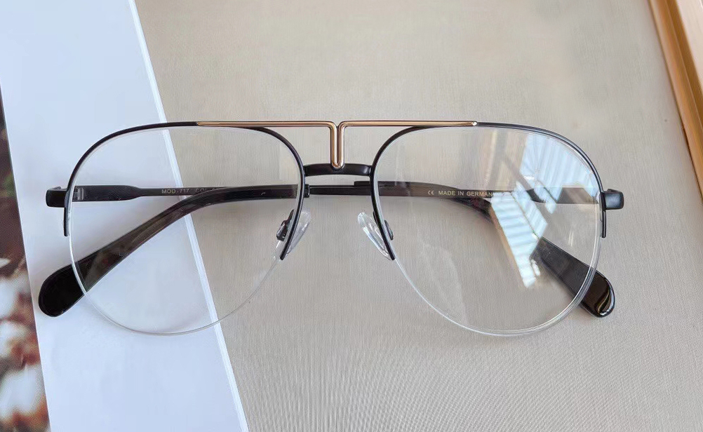 

Legends 717 Eyeglasses Frame Black Gold/Clear Lens Men Fashion Sunglasses Frames With Box