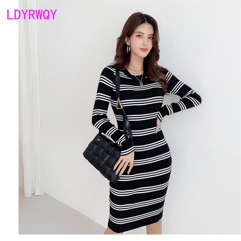 

round neck long-sleeved sweater temperament slim slimming striped hip knitted bottoming dress Office Lady Winter 210603, Black