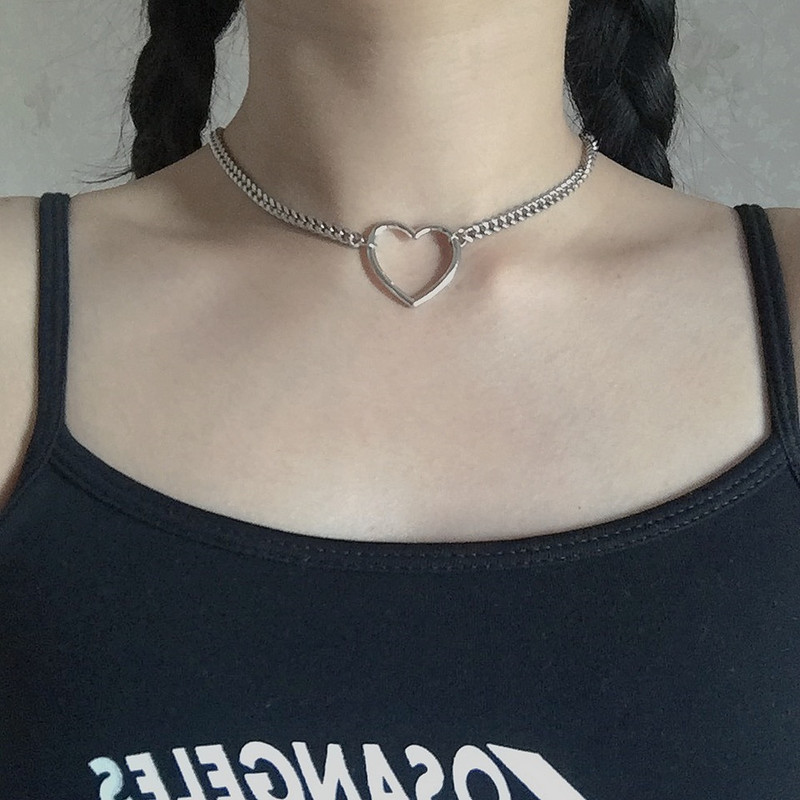 

2021 Metal Heart-shaped Choker Women Simplicity Sexy Hollowing Out Jewelry Necklaces Wholesale, Silver