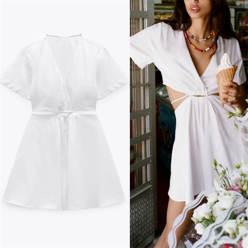 

Sexy Cut Out White Summer Dress Women Short Sleeve Wrap Mini Beach es Chic Back Opening Side Zip Ruching 210518