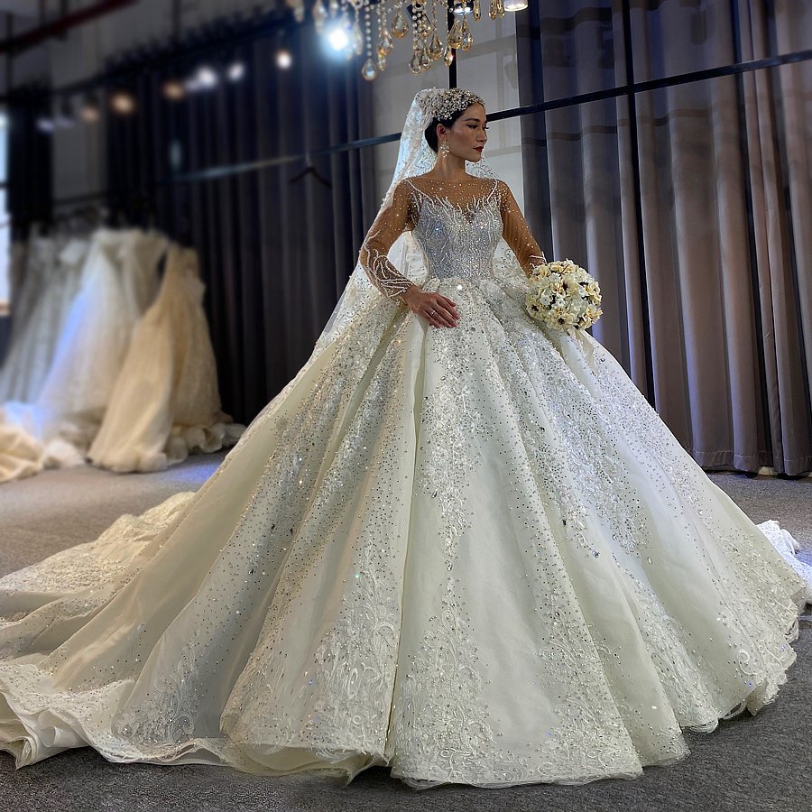 

2021 Luxury Ball Gown Ivory Wedding Dresses Dubai Church Jewel Neck Beads Crystal Lace Appliqued Bride Gowns Sweep Train Long Sleeve Princess Bridal Dress, Gold