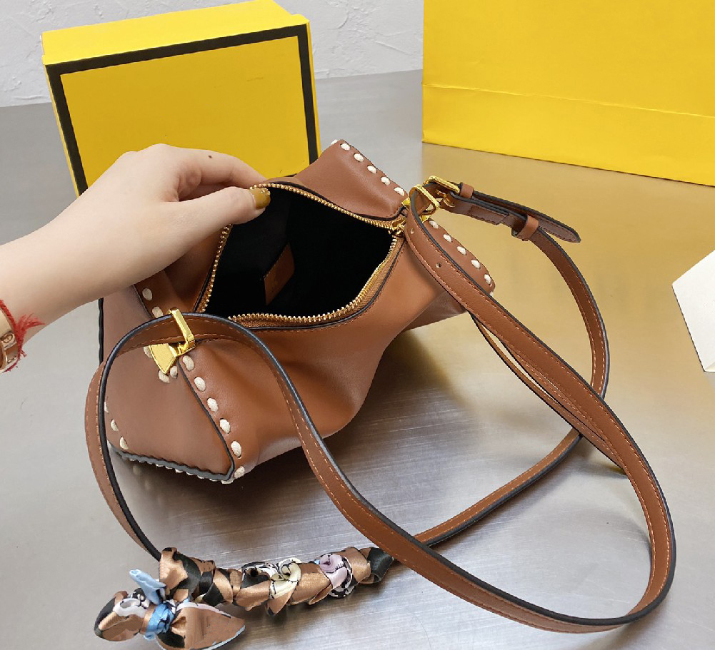 

21fw women's single shoulder bags handbag designer underarm bag fashion with silk scarf style triangle bagss wallet