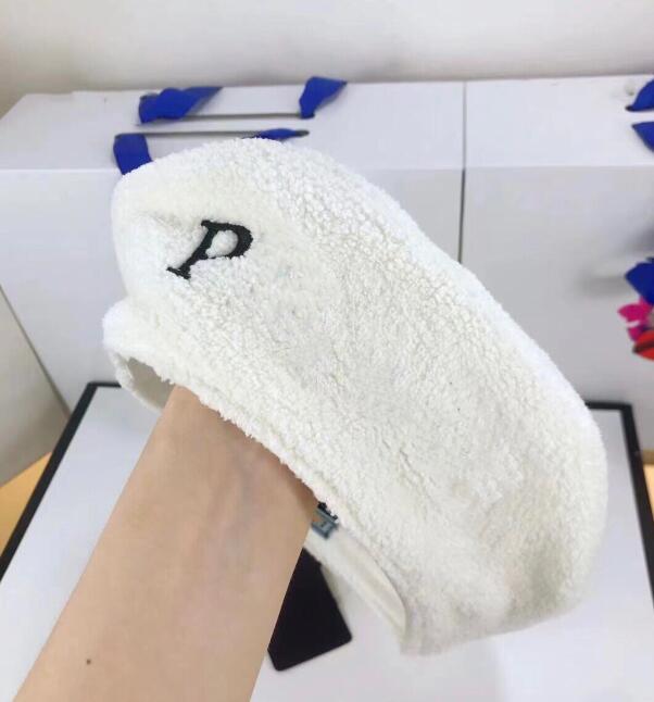 

High Quality Designer Caps Beret Womens P Letters Luxury Cashmere Octagonal Berets Hat Cap Lady Outdoor Travel Warm Winter Windproof Vacation Bonnet 4 Colors, Red