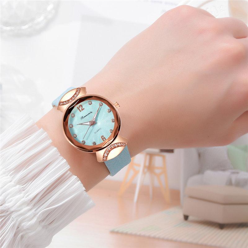 

Wristwatches Women Girls Fashion Quartz Watch With PU Leather Band Small Scale Dress K2, Red