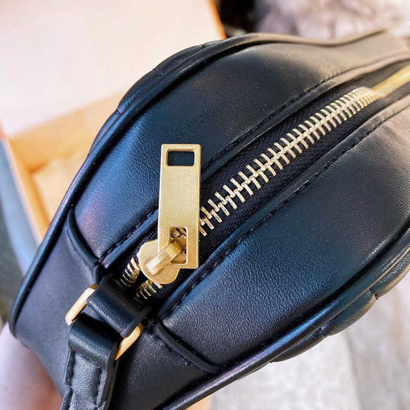 

Top luxury 3A designer handbags With box wallets ladies shoulder bags heart-shaped golden chain disco bag messenger, Black