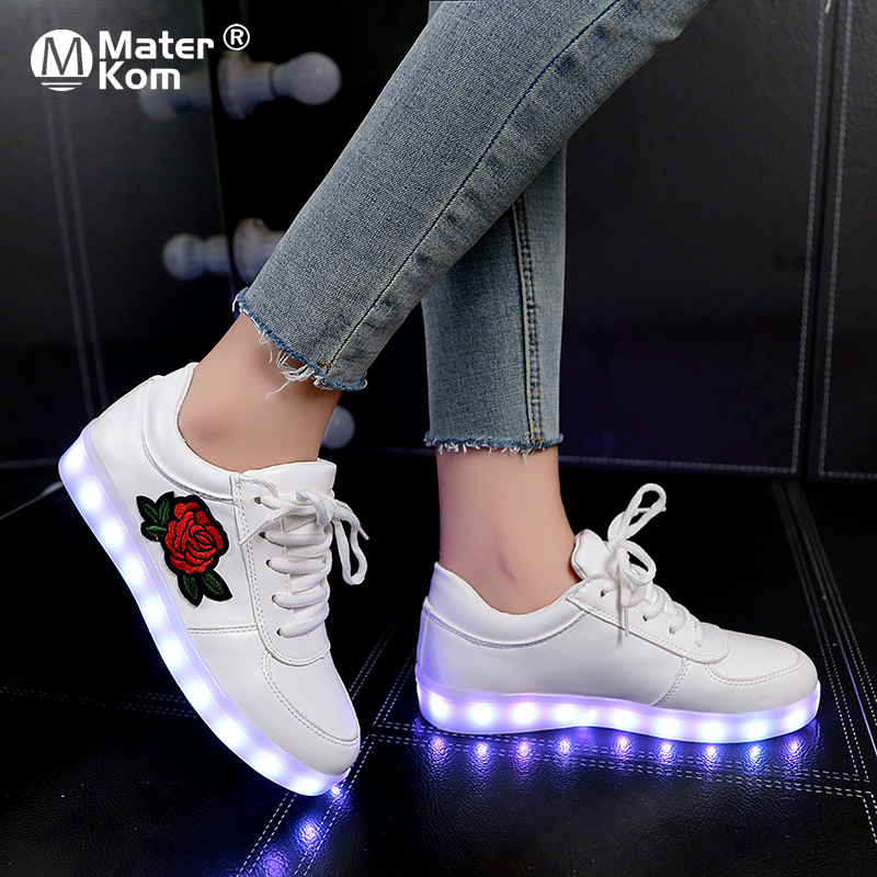 

Size 27-42 Kids USB Luminous Sneakers for Girls Boys Women Shoes with Light Led Shoes Glowing Sneakers Krasovki with Balight, White